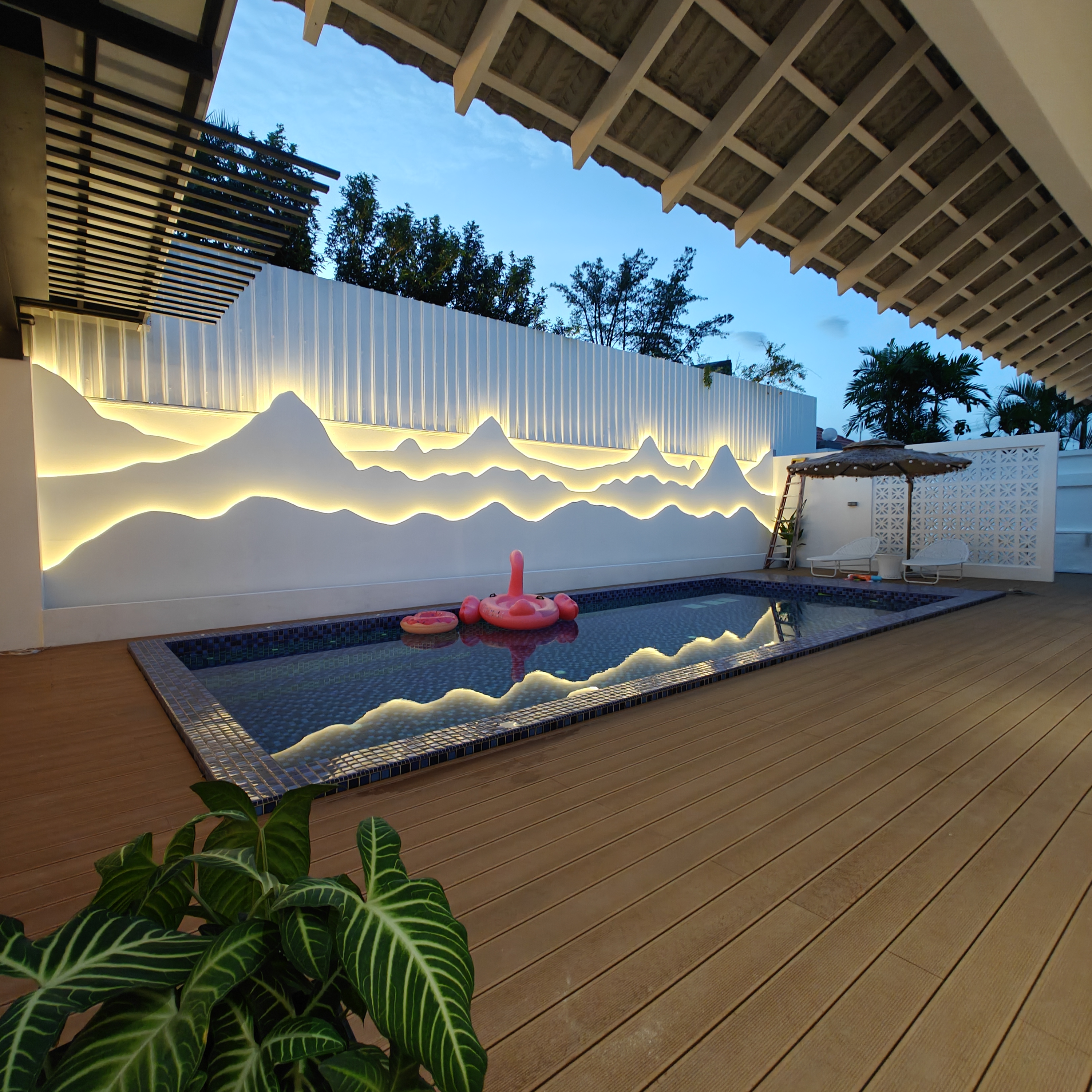 La'Dolce Villa pool at dusk