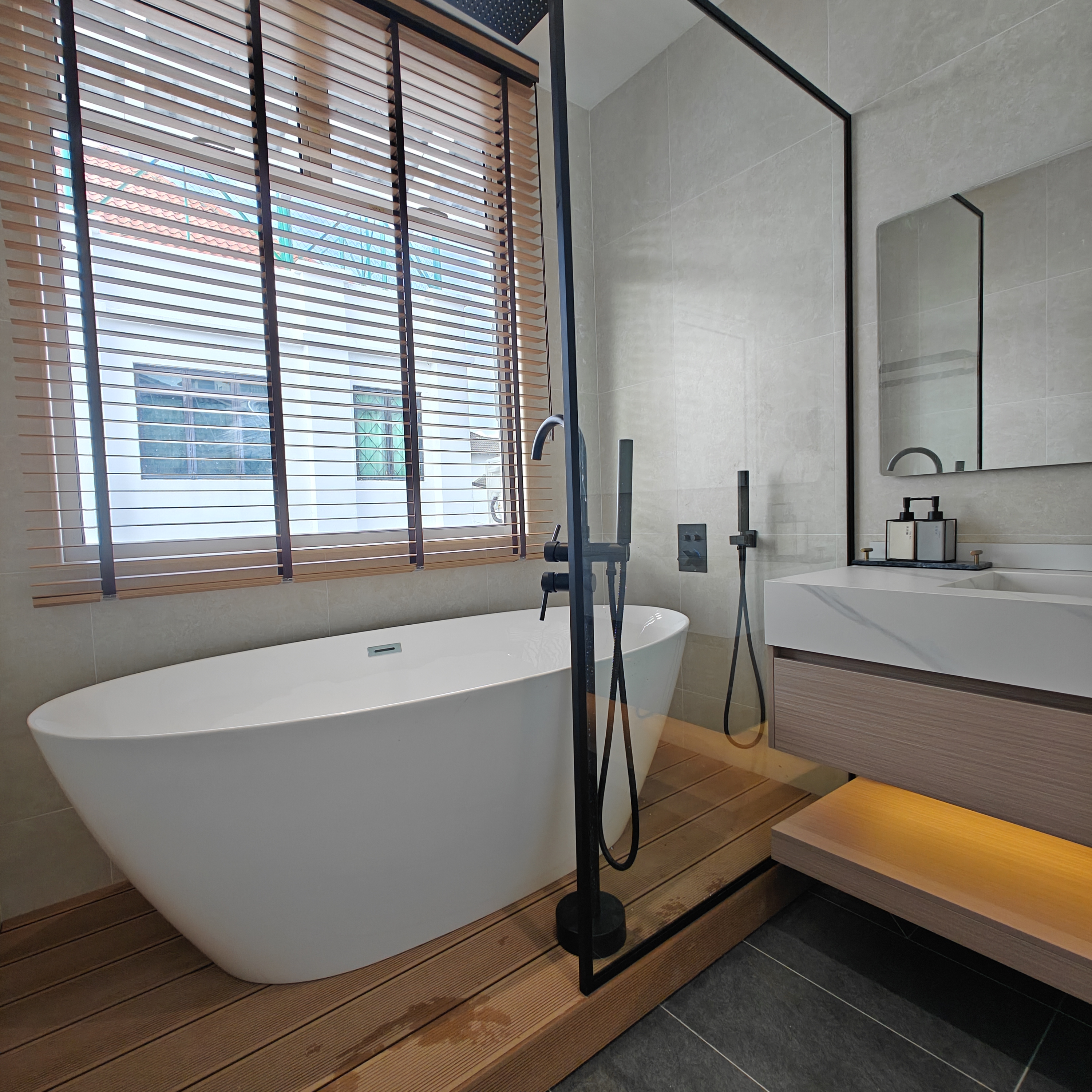 La'Dolce Villa — Freestanding bathtub