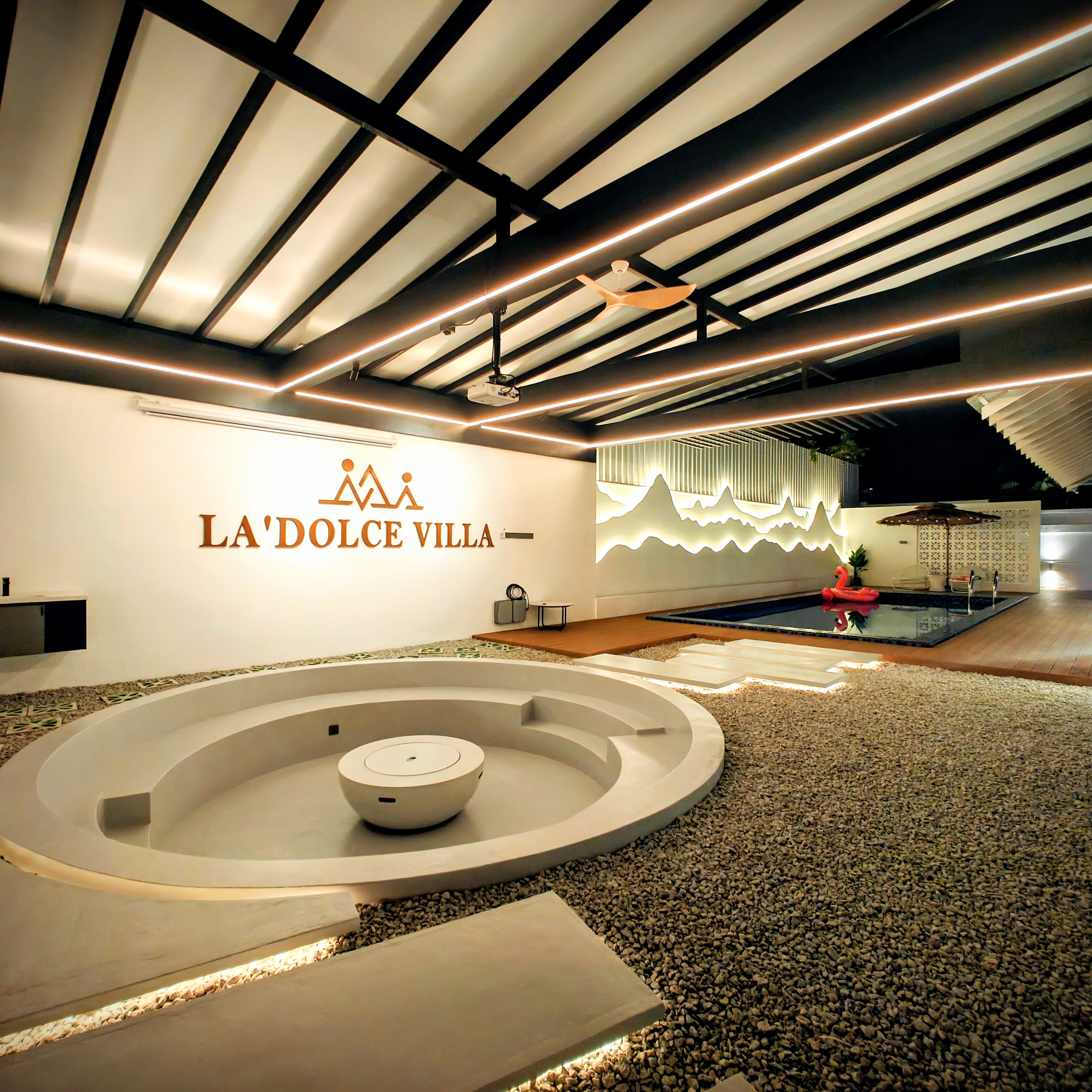 La'Dolce Villa — Branded outdoor area