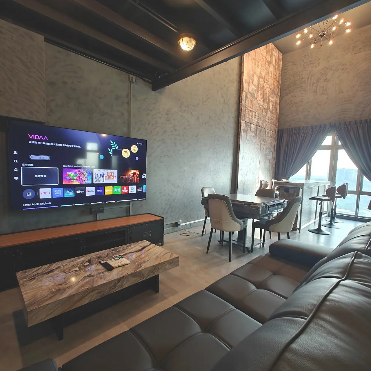 Manhattan Sky Club B-1803 living room and city view